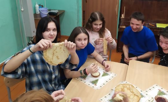 "Как на масляной неделе".